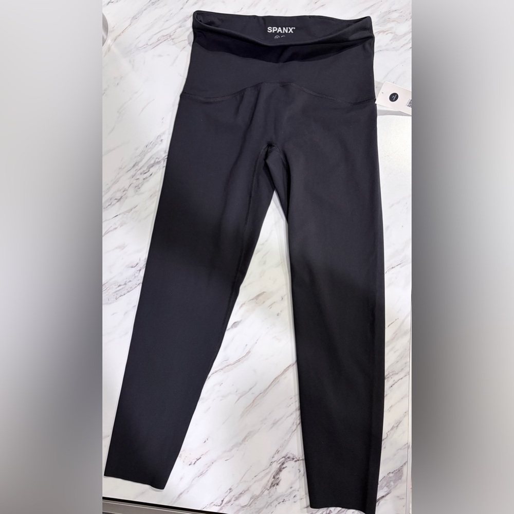 Spanx 7/8 Booty Boosting Leggings